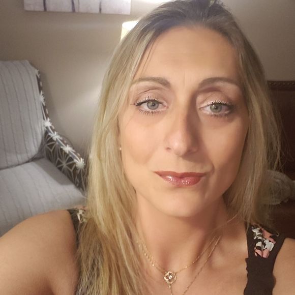 Meet your Posher, Jennifer - Picture 1 of 1